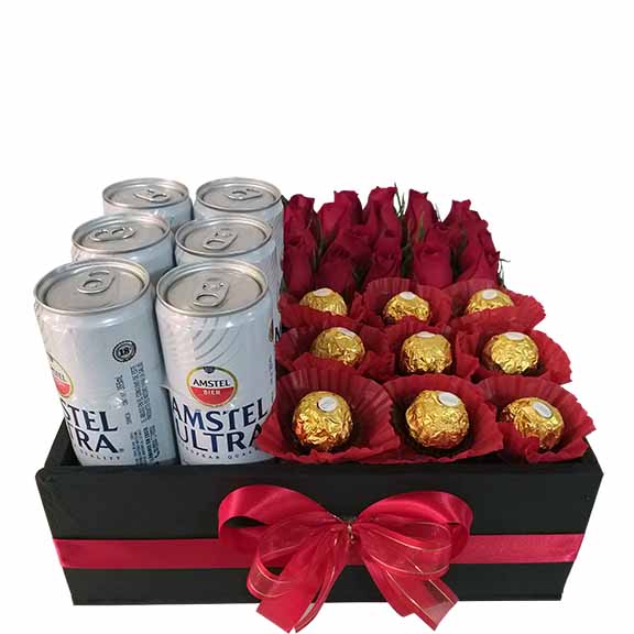 caja con 6 cervezas chocolates ferero y rosas rojas