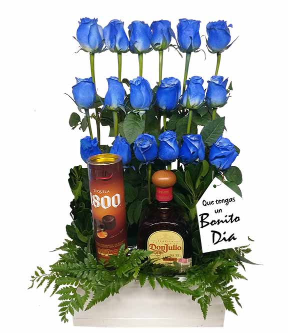 caja con rosas azules tequila y chocolates