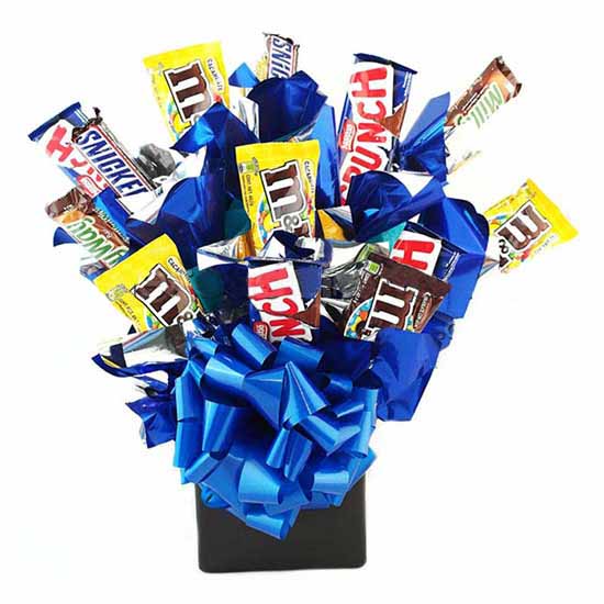 caja con chocolates en azul