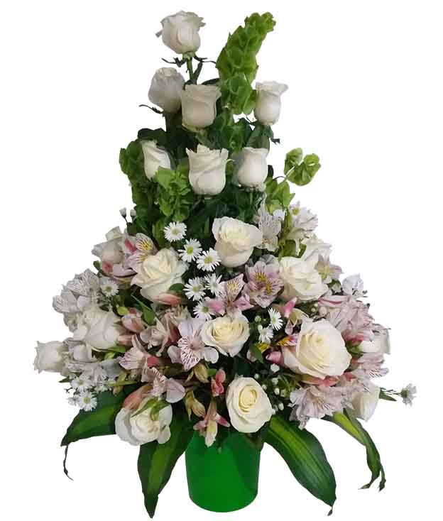 arreglo luctuoso con 18 rosas blancas, alstroemerias, montecasino, eucalipto en base de ceramica