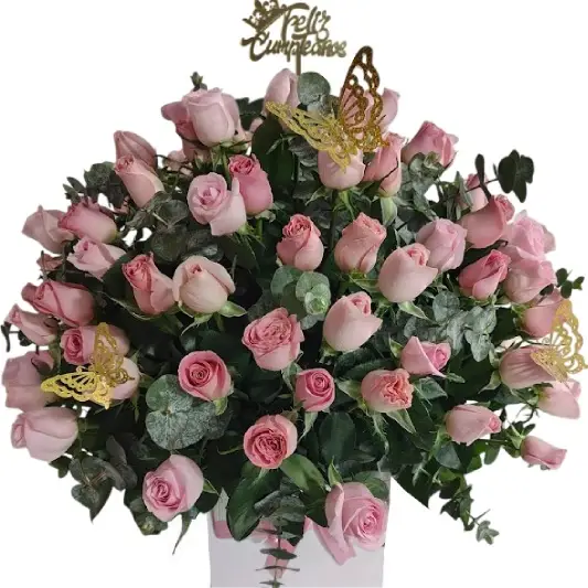 arreglo redondo con 100 rosas en caja de madera