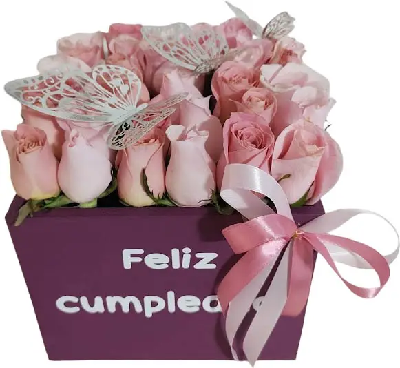 caja con 36 rosas rosadas para cumpleaños