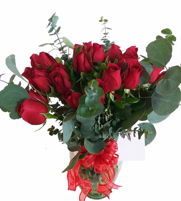 hermoso arreglo con 24 rosas rojas eucalipto y moño
