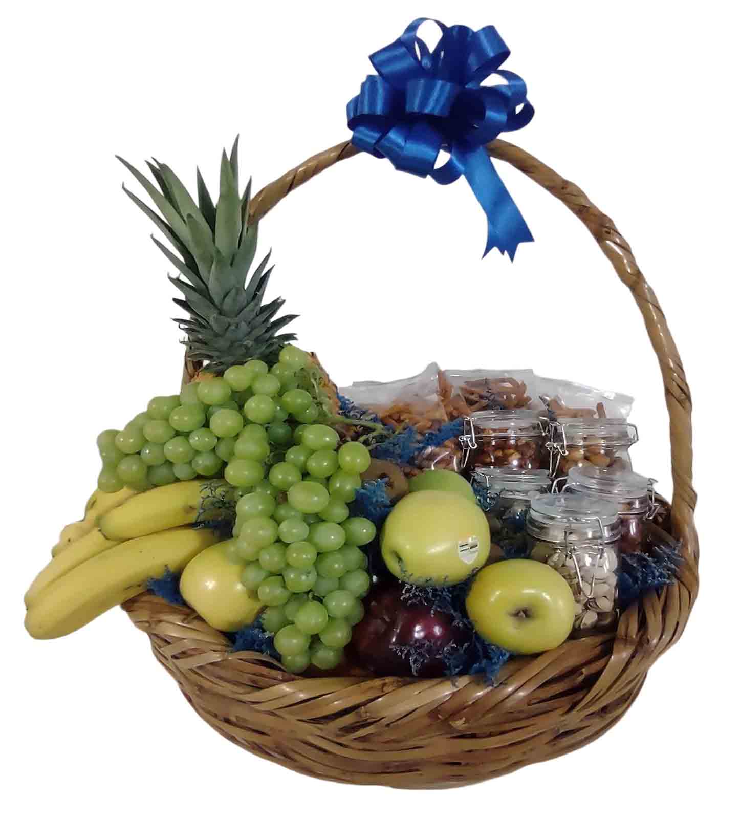 canasta con frutas y botanas