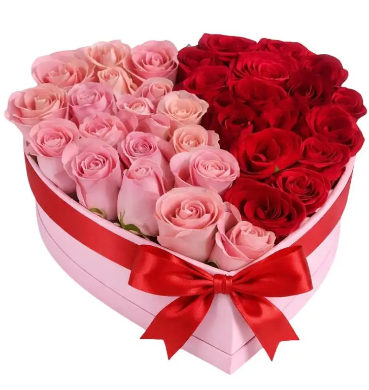caja en forma de corazon con rosas