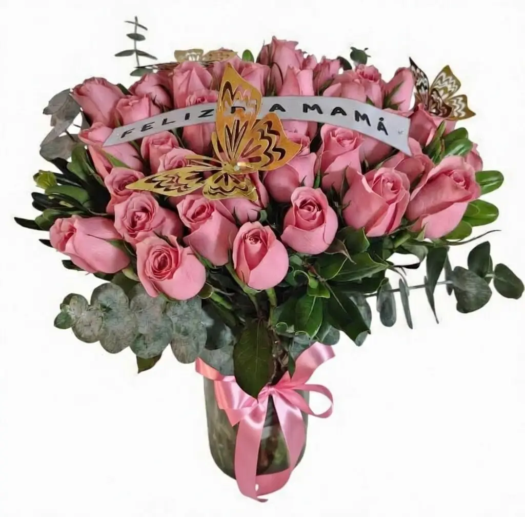 jarron con 50 rosas rosadas